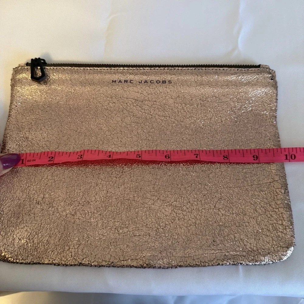 Marc Jacobs Neiman Marcus Rose Gold Leather Zip Clutch Makeup Cosmetic Bag Pouch